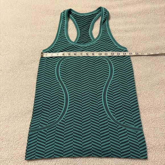 Lululemon Run Swiftly Tech Racerback Tank Top Teal Heathered Blue Tropic Chevron - Picture 10 of 15